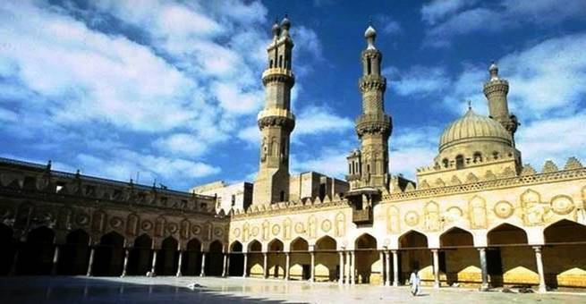 قصة جامع القاهرة الذي تحول اسمه إلى الأزهر