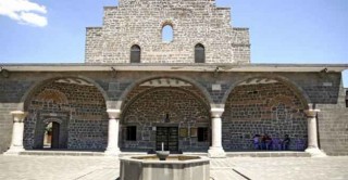 اكتشاف أول كنيسة للرومان في ديار بكر 