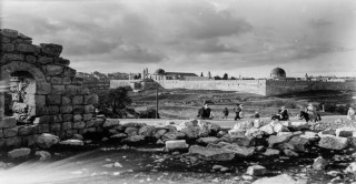 صور تاريخية نادرة لمدينة القدس في القرن الماضي 