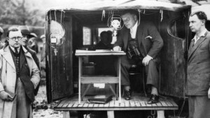 عربة بث خارجي قديمة في "لوش لوموند" عام 1932