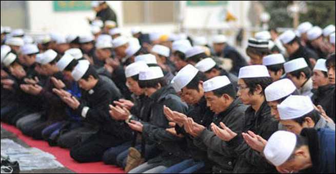 إجبار المسلمين في الصين على بيع الخمور والسجائر
