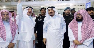 الملك سلمان يتفقد موقع حادث الحرم المكي