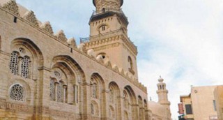 رئيس قطاع الآثار الإسلامية يبحث آليات تطوير العمل