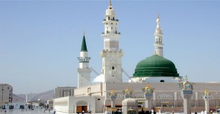من هو باني القبة الخضراء؟