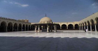 أول مسجد بني في مصر 