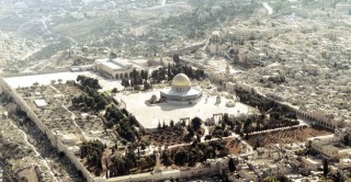 كم مرة أشار فيها القرآن لأرض الشام؟