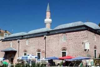 في ذكرى الاستقلال عن الدولة العثمانية تدنيس مسجد في بلغاريا 