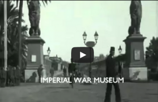 موكب الخديوي عباس حلمي الثاني يعبر كوبري قصر النيل سنة 1912 