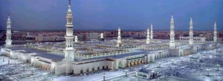 السعودية تعلن إقامة صلاة التراويح في المسجد النبوي من دون المصلين بسبب تفشي فيروس كورونا 