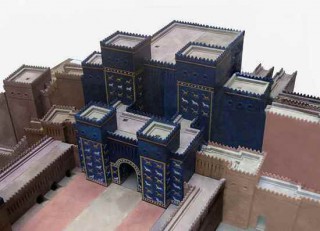 بوابة عشتار .. آثار العراق بين النهب والتدمير