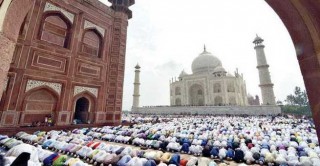 أجواء العيد تعم الهند وسط 180 مليونا من مواطنيها المسلمين 