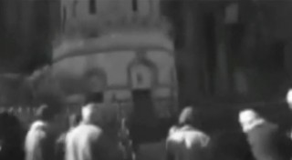 فيديو : مشاهد حقيقة ونادرة بعد حريق القاهرة 1952 