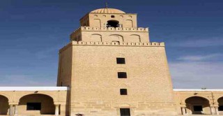 مئذنة جامع عقبة من أقدم المآذن في العالم الإسلامي