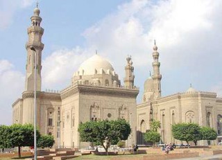 تاريخ بناء جامع السلطان حسن 