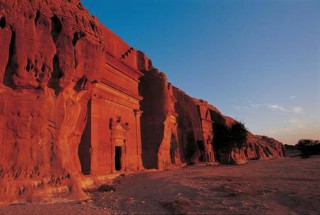 الأمير تشارلز يزور مواقع أثرية في السعودية