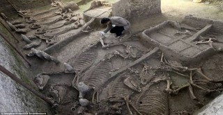 بالصور | اكتشاف مقبرة للخيول يرجع تاريخها لـ 2500 سنة 